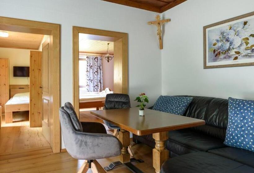 דירת שני חדרים, Landhaus Ausswinkl