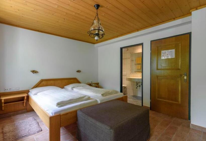 דירת שני חדרים, Landhaus Ausswinkl