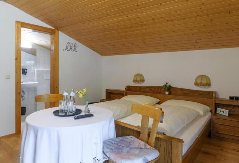 דירת שני חדרים, Landhaus Ausswinkl