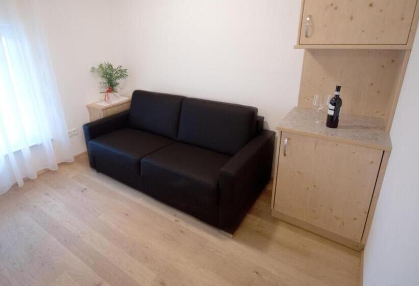 غرفة قياسية, Landhaus Essl