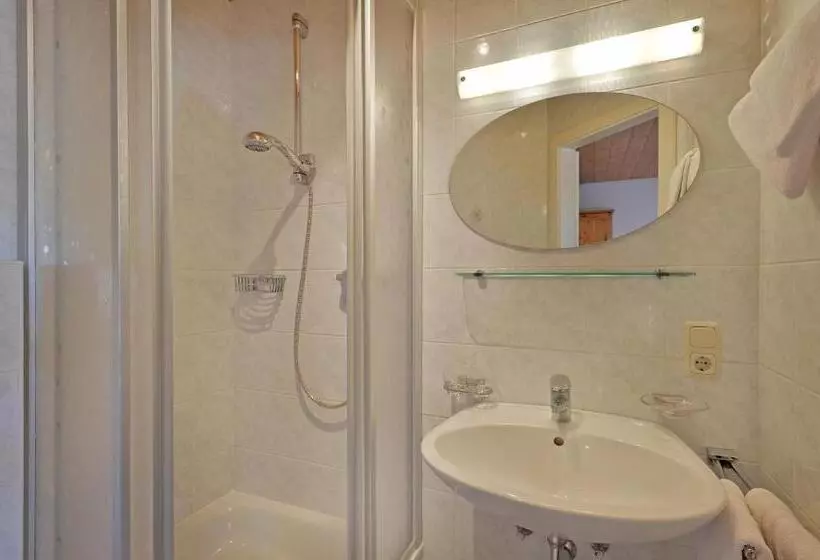 Comfort Yhden Hengen Huone, Landgasthof Dorfstadl