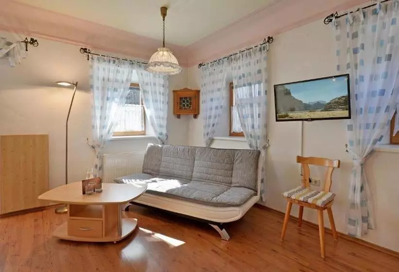 Huoneisto 1 Makuuhuone Pohjakerros, Landgasthof Dorfstadl