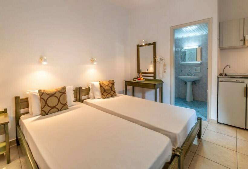 اتاق عادی, Akti Galinis