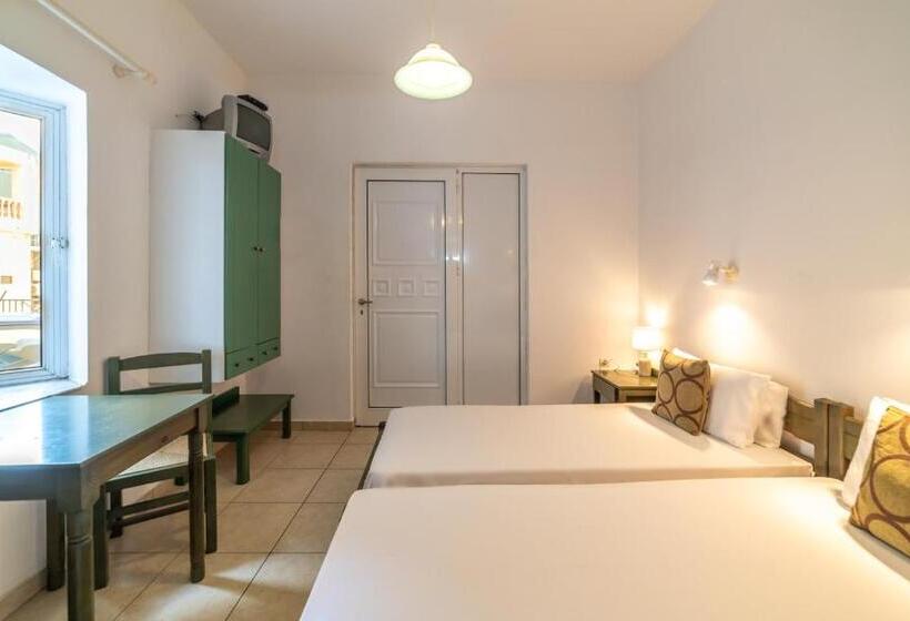 اتاق عادی, Akti Galinis