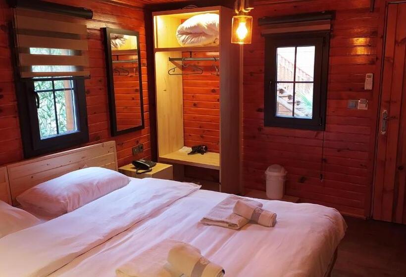 اتاق استاندارد با چشم‌انداز باغ, Babylontown