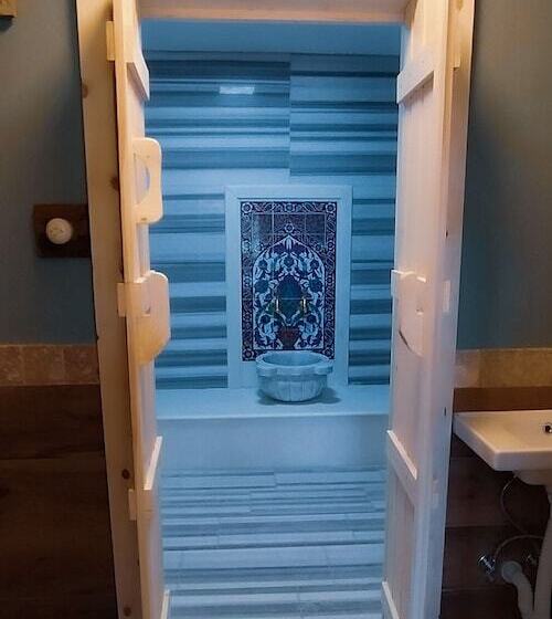 غرفة رومانسية, Torrhebia Dag Evi