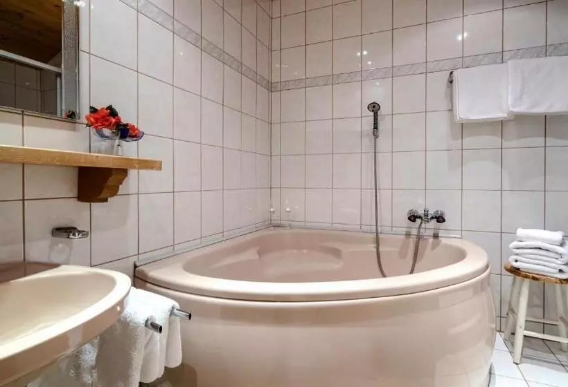 ３ベッドルームアパートメント, Appartementanlage Kerber