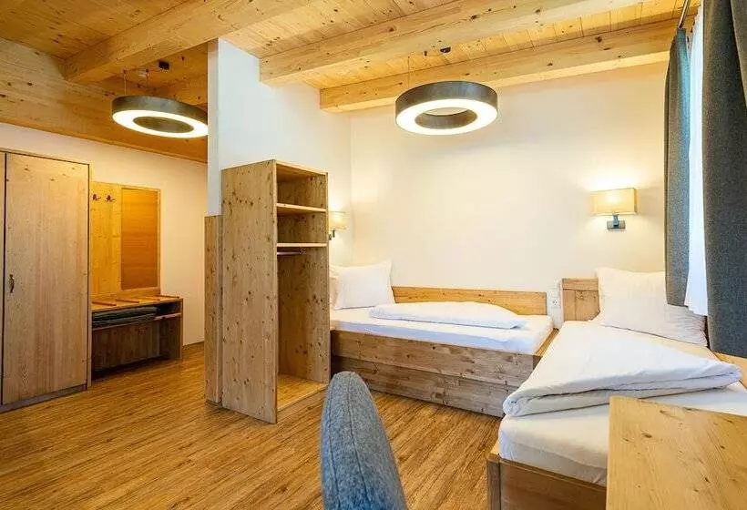 Perhehuone, Garni Romantik