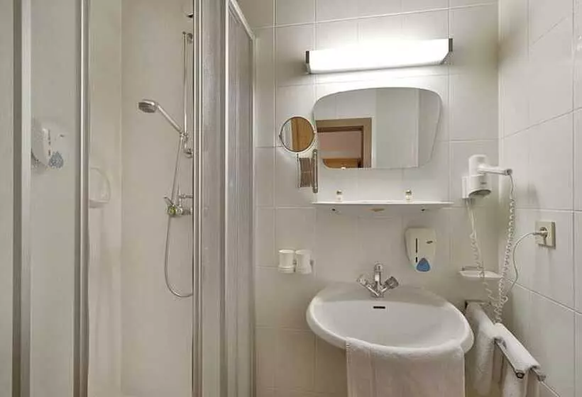 Comfort Kolmen Hengen Huone, Gasthof Brücke