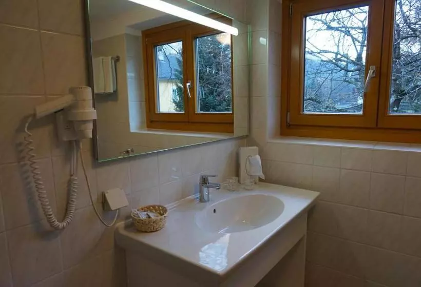 استودیوی استاندارد, Landhotel Pacher