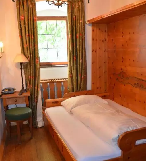 Standard Single Room, Schloss Münichau