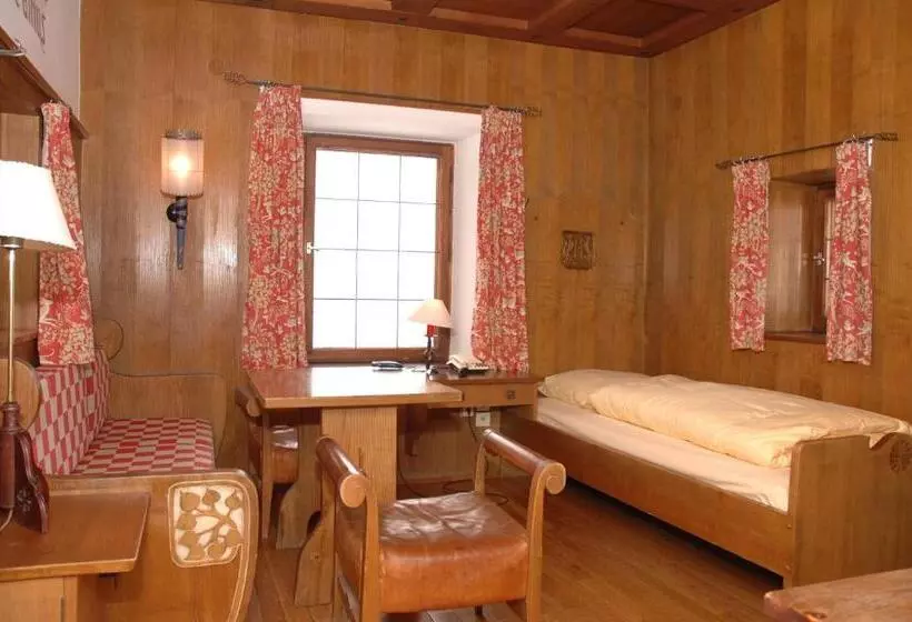 Standard Single Room, Schloss Münichau