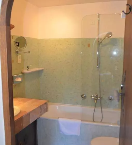 Standard Single Room, Schloss Münichau