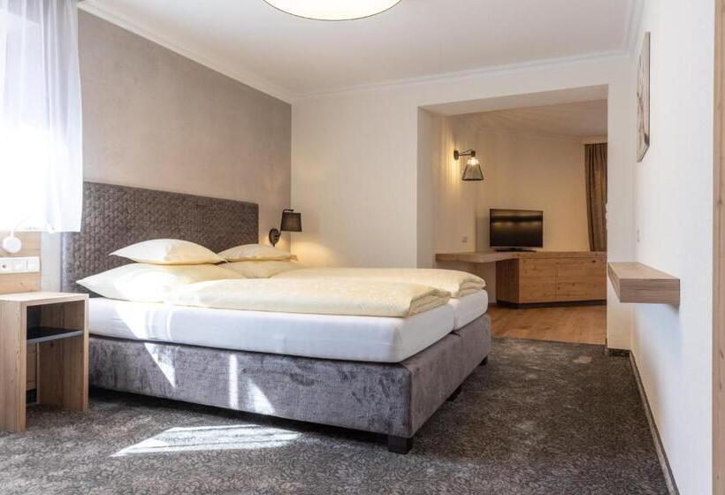 جناح مزوَّد بشرفة, Stefan