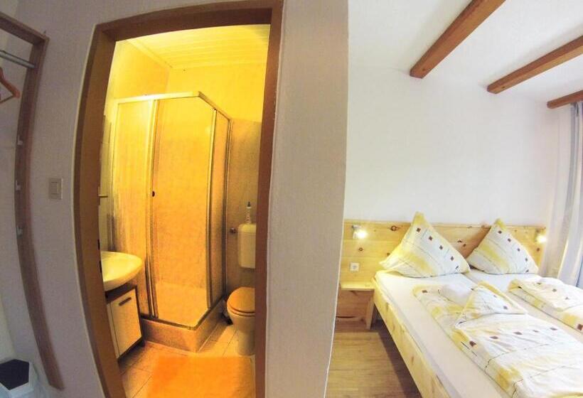 标准间, Karawanken Lodge