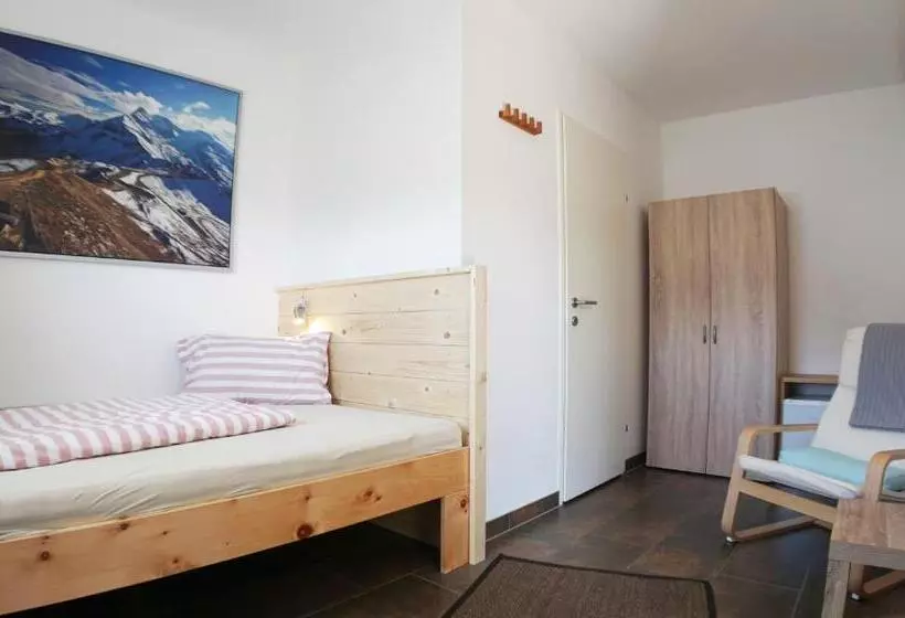 スタンダードシングルルーム, Karawanken Lodge