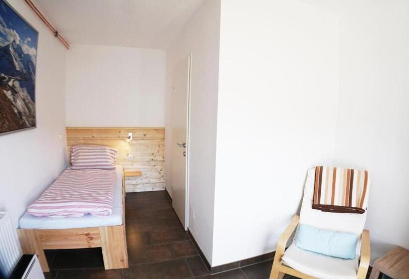 חדר סטנדרט יחיד, Karawanken Lodge