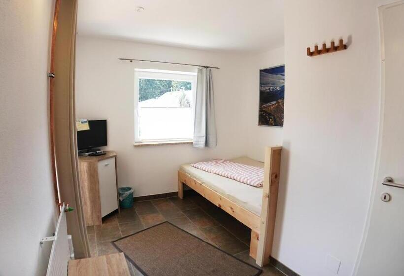 חדר סטנדרט יחיד, Karawanken Lodge