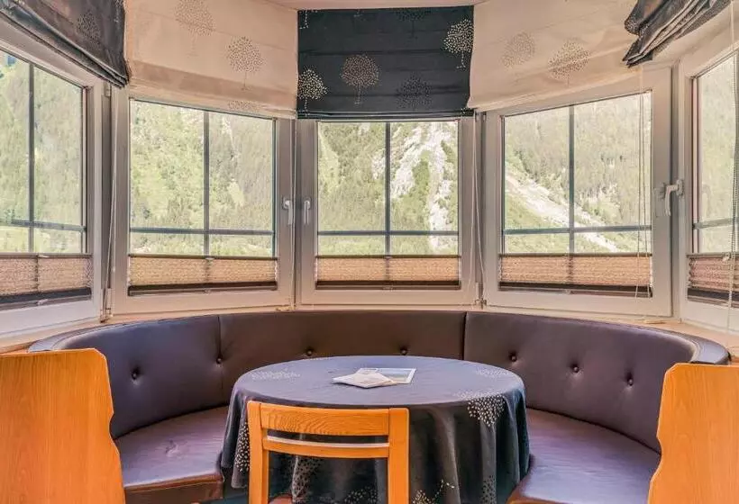 1 Bedroom Penthouse Apartment, Apart Relax