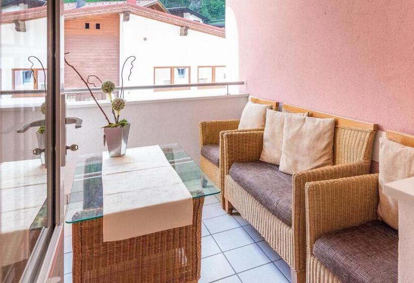 带阳台两卧公寓, Apart Relax