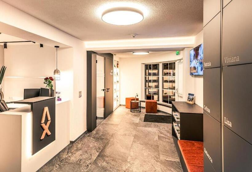 带1个卧室的带阳台的公寓, Apart Relax