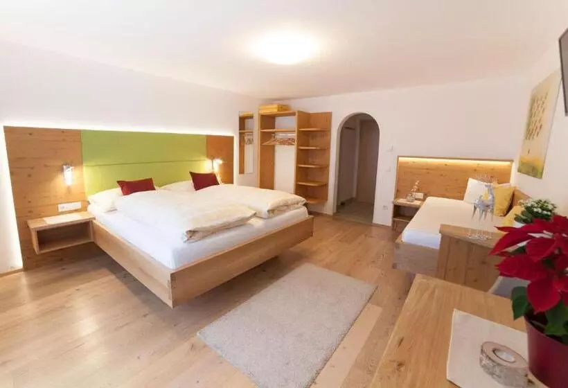 バルコニー付きスタンダードトリプルルーム, B&b Landhaus Vierthaler