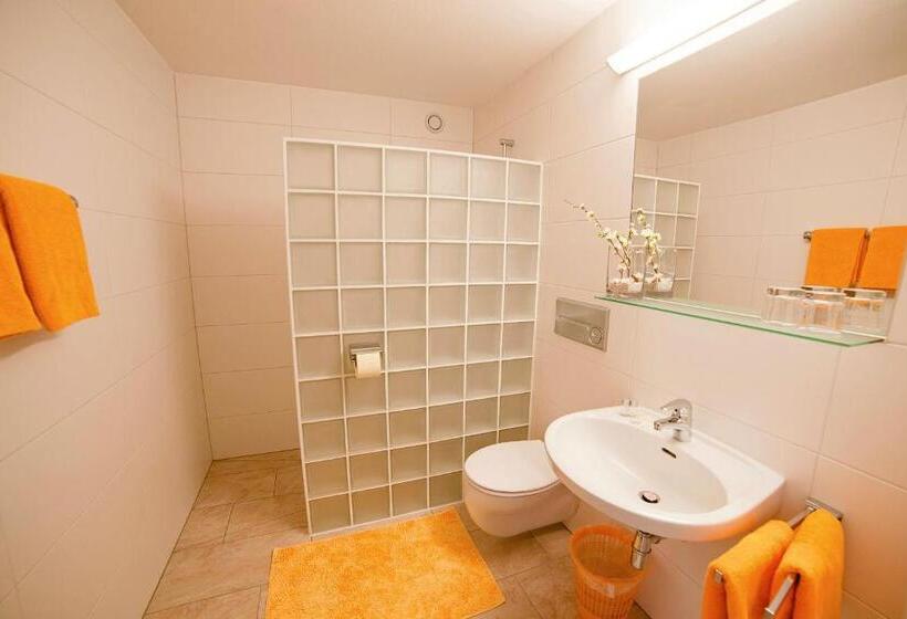 带阳台的三人标准间, B&b Landhaus Vierthaler