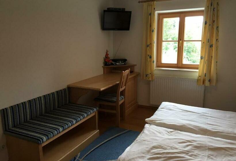 غرفة قياسية, Eisenstattgut Faistenau