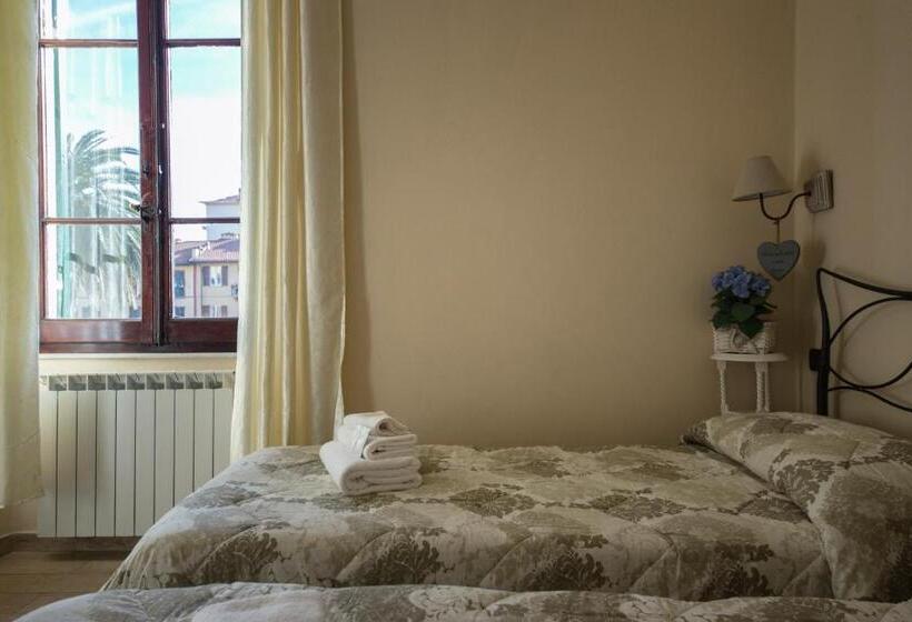 اتاق استاندارد با چشمانداز شهر, Affittacamere Lunamar