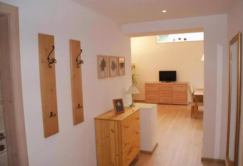 1 Bedroom Apartment Lake View, Garni Buchinger