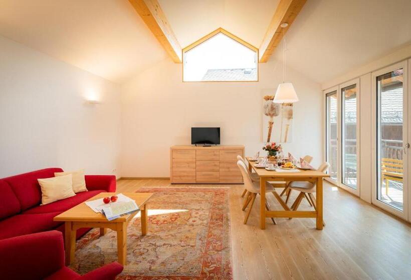 1 Bedroom Apartment Lake View, Garni Buchinger