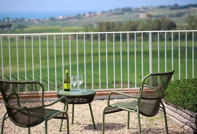 テラス付きスタンダードルーム, La Foresteria Wine Resort & Beach Club