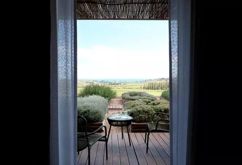テラス付きスタンダードルーム, La Foresteria Wine Resort & Beach Club