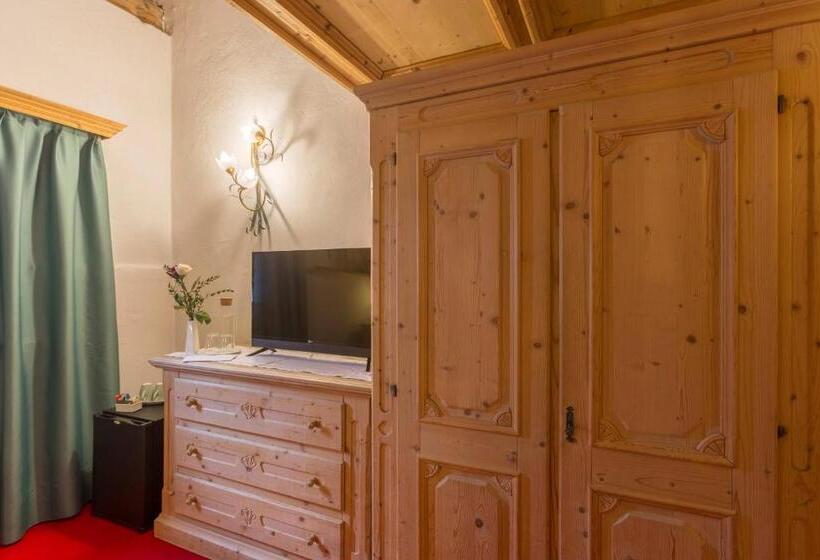 Номер Стандарт, Historic Hotel Ristorante La Stua