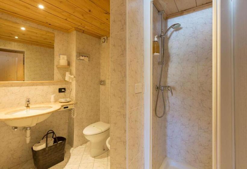 Номер Стандарт, Historic Hotel Ristorante La Stua