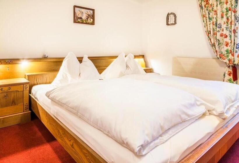 バルコニー付きスタンダードルーム, Pension Forsthof