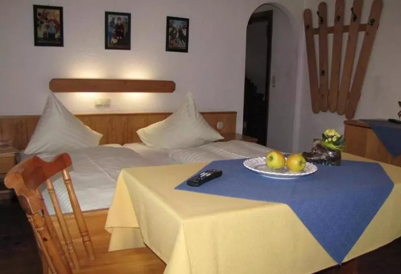 Standard Kolmen Hengen Huone, Pension Sydler