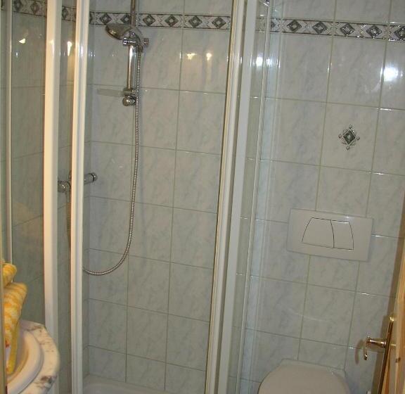 اتاق استاندارد سه نفره, Pension Sydler