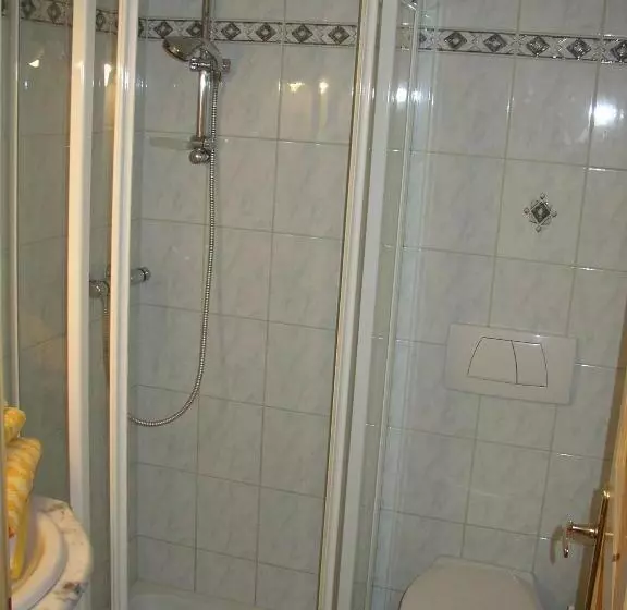 Standard Kolmen Hengen Huone, Pension Sydler
