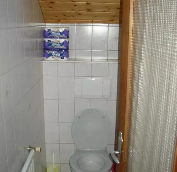 Huoneisto 2 Makuuhuonetta, Pension Sydler