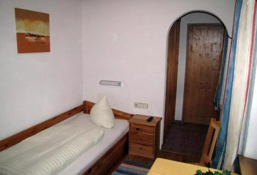 Standard Yhden Hengen Huone, Pension Sydler