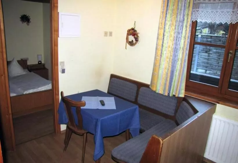 Huoneisto 1 Makuuhuone, Pension Sydler