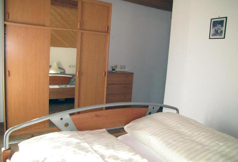 침실 3개 아파트, Pension Sydler