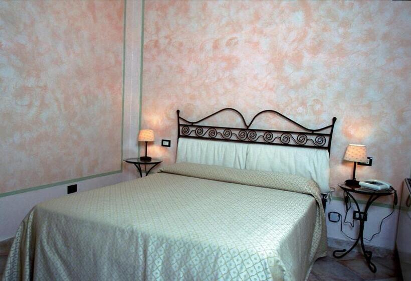 اتاق استاندارد یک نفره, Rossi