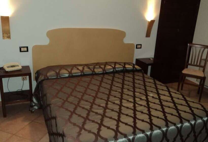 اتاق استاندارد یک نفره, Rossi