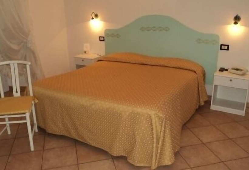 اتاق استاندارد یک نفره, Rossi