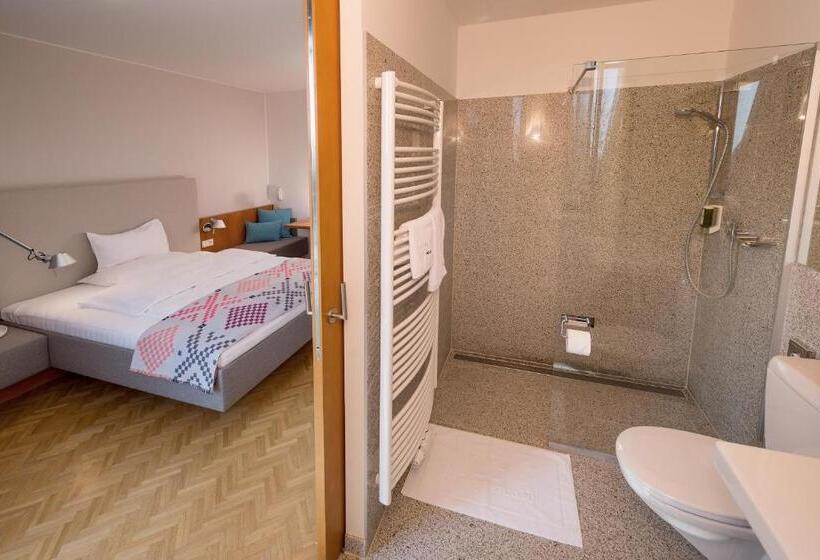 标准间, Schloss Seggau