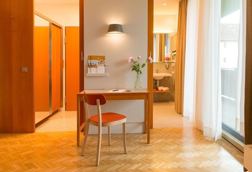 高级大房间, Schloss Seggau