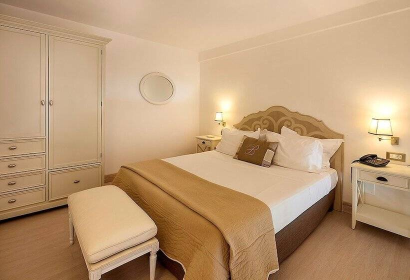 جناح جونيور مطلّ علي البحر, Tenuta Del Poggio Antico