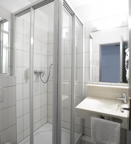 Номер Стандарт, Strasbourg   Montagne Verte & Restaurant Louisiane